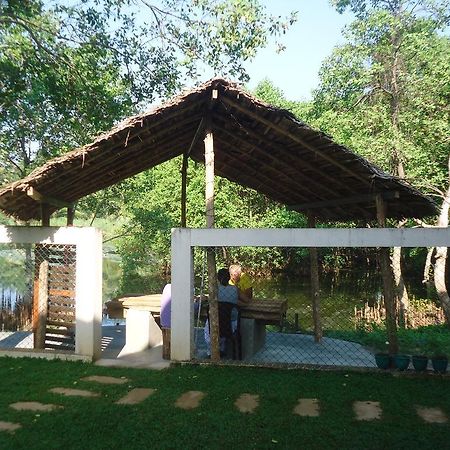 4 S Villa Tangalle Luaran gambar