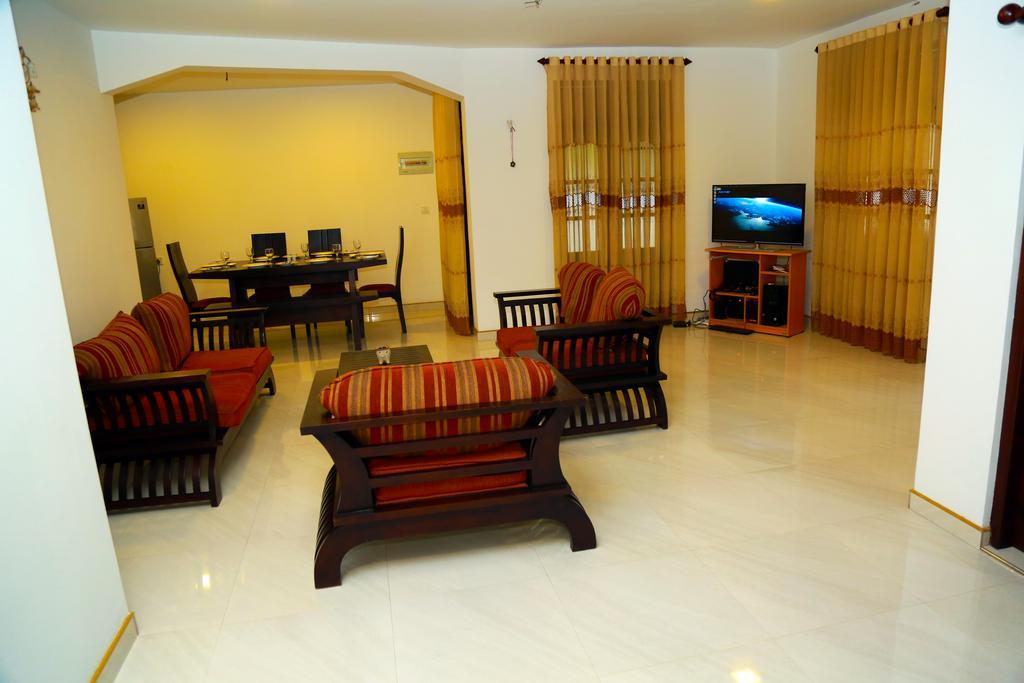 4 S Villa Tangalle Luaran gambar