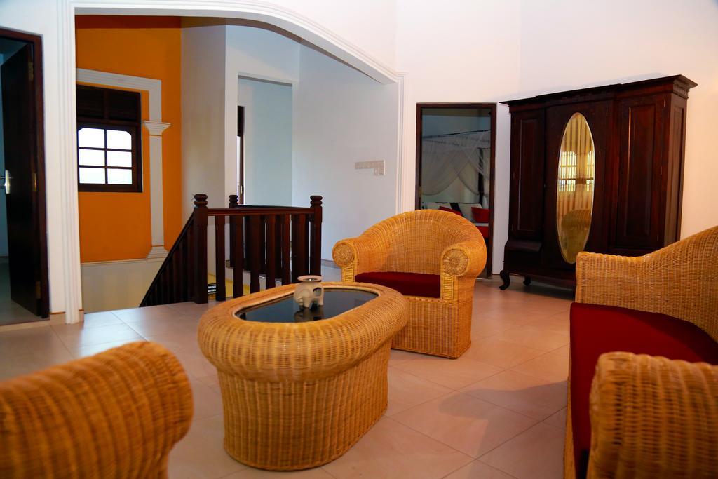 4 S Villa Tangalle Luaran gambar