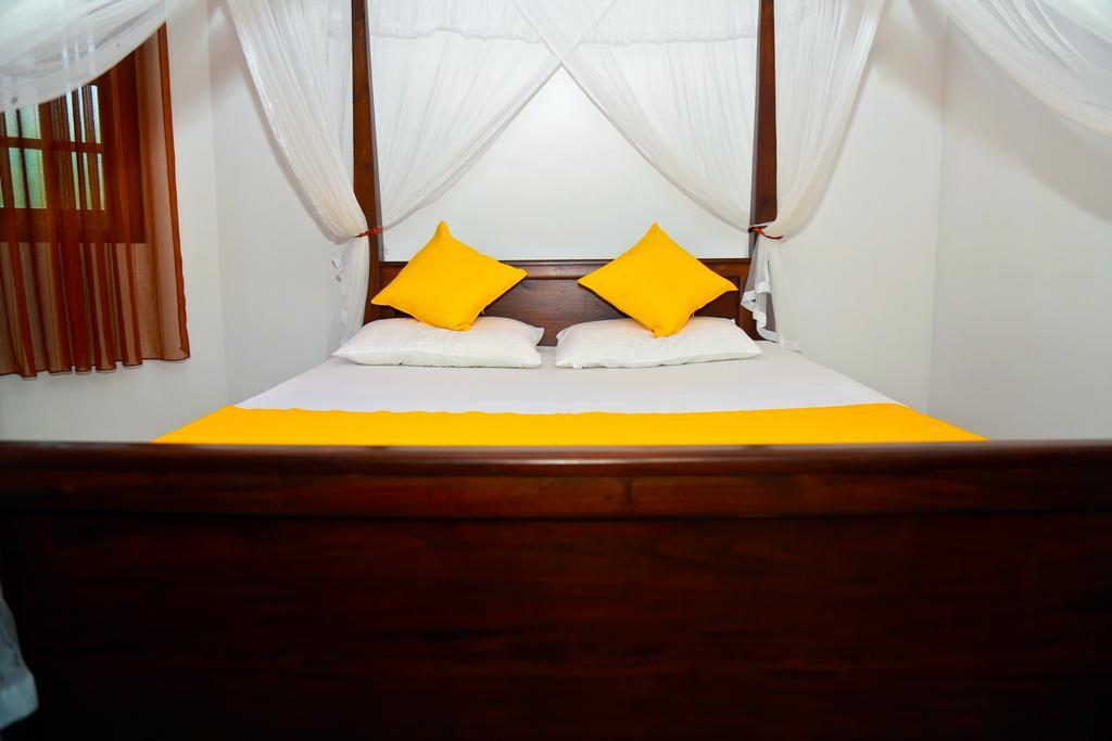 4 S Villa Tangalle Luaran gambar
