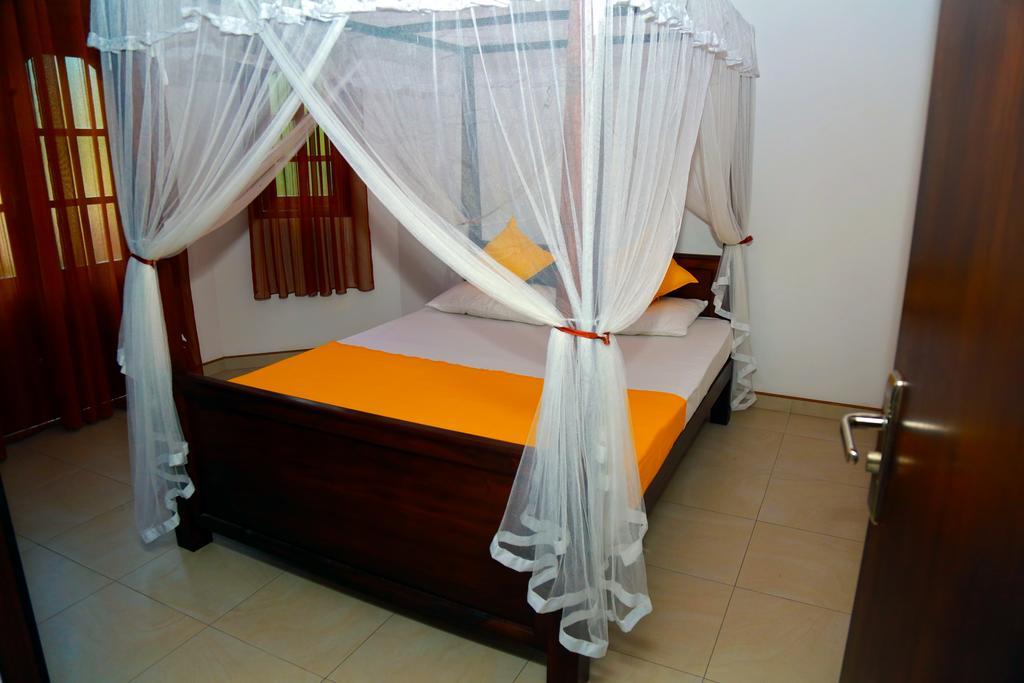 4 S Villa Tangalle Luaran gambar