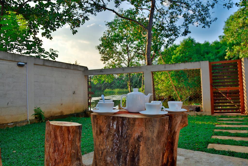 4 S Villa Tangalle Luaran gambar